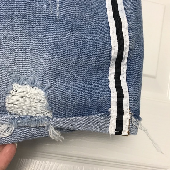 8th of LA | Striped Ribbon Embellish Jean Short - Picture 4 of 8